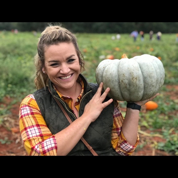 Meet your Posher, Corrine - Picture 1 of 1